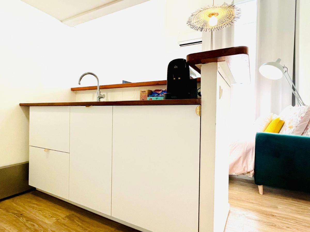 Duplex-Ceiling Height 1,9M-Free Private Parking-Self Check In !! Duplex Climatise-Hauteur Sous Plafond 1,9M-Parking Prive Gratuit-Arrivee Autonome !! アヴィニョン エクステリア 写真